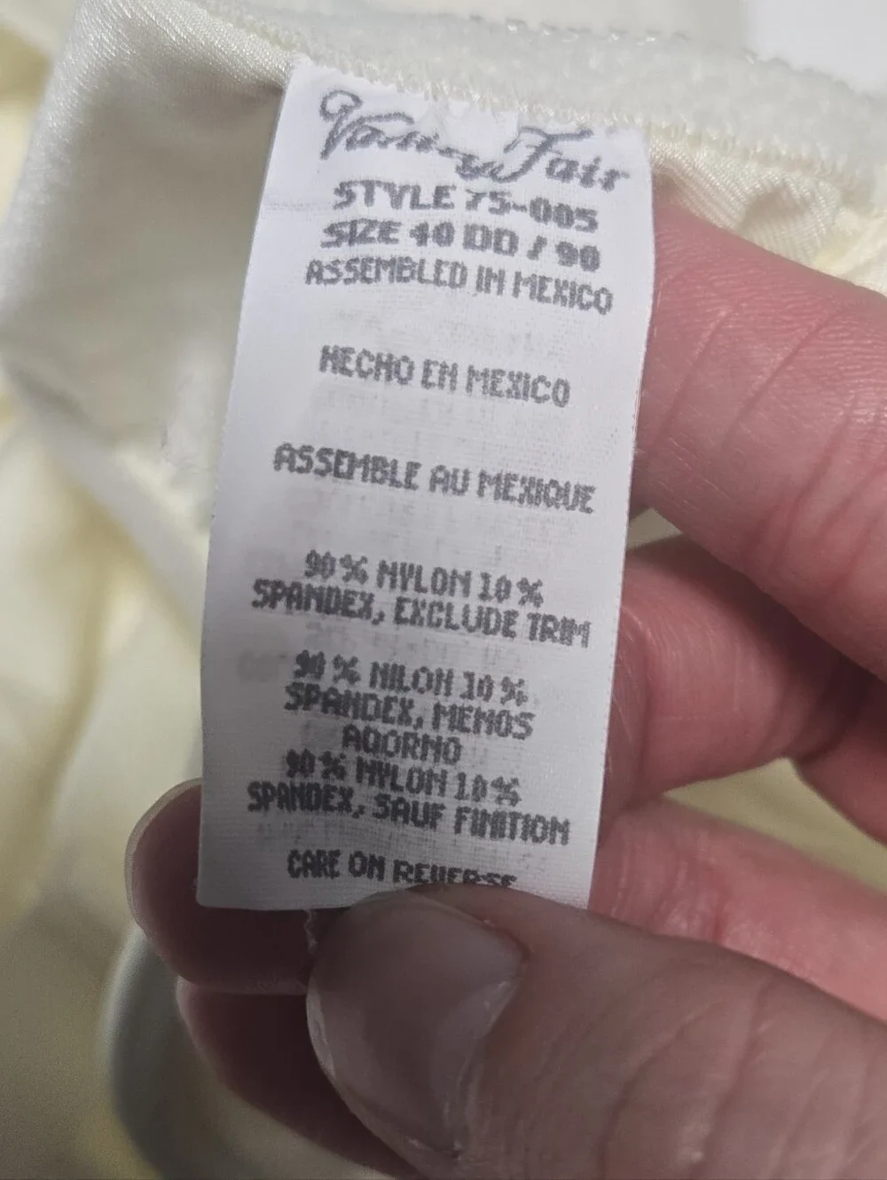 Vanity Fair Underwired Cream Colored Floral Print Bra Size 40DD